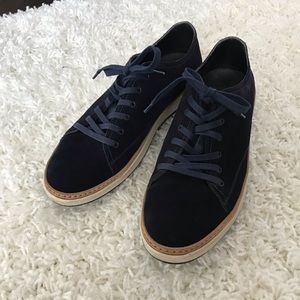 To boot New York suede sneaker